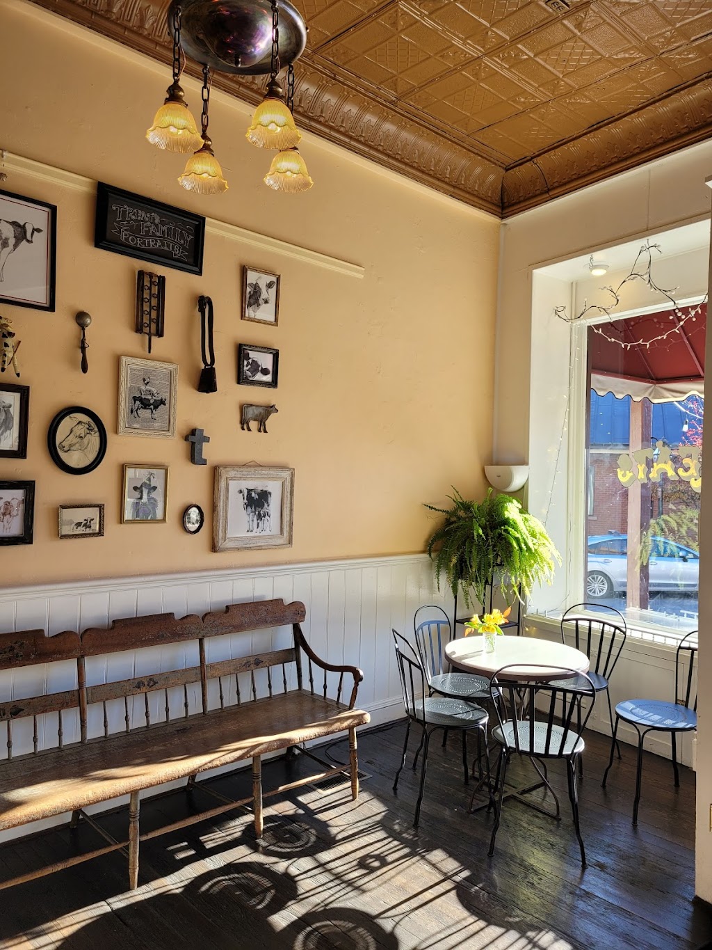 Treats | restaurant | 210 Main St, Nevada City, CA 95959, USA | 5309135819 OR +1 530-913-5819