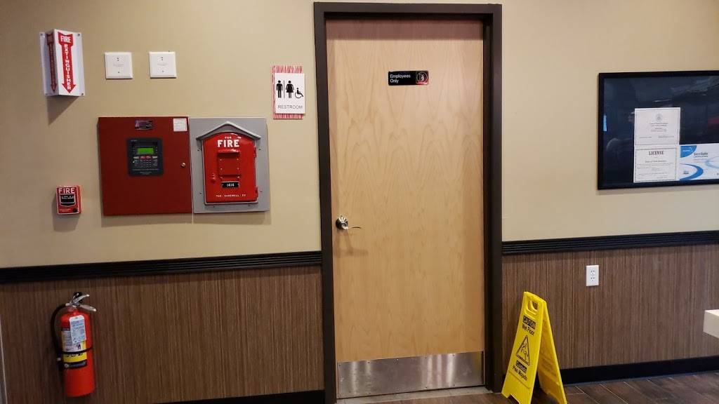 Pizza Hut | meal takeaway | 1565 Mineral Spring Ave, North Providence, RI 02904, USA | 4014378600 OR +1 401-437-8600