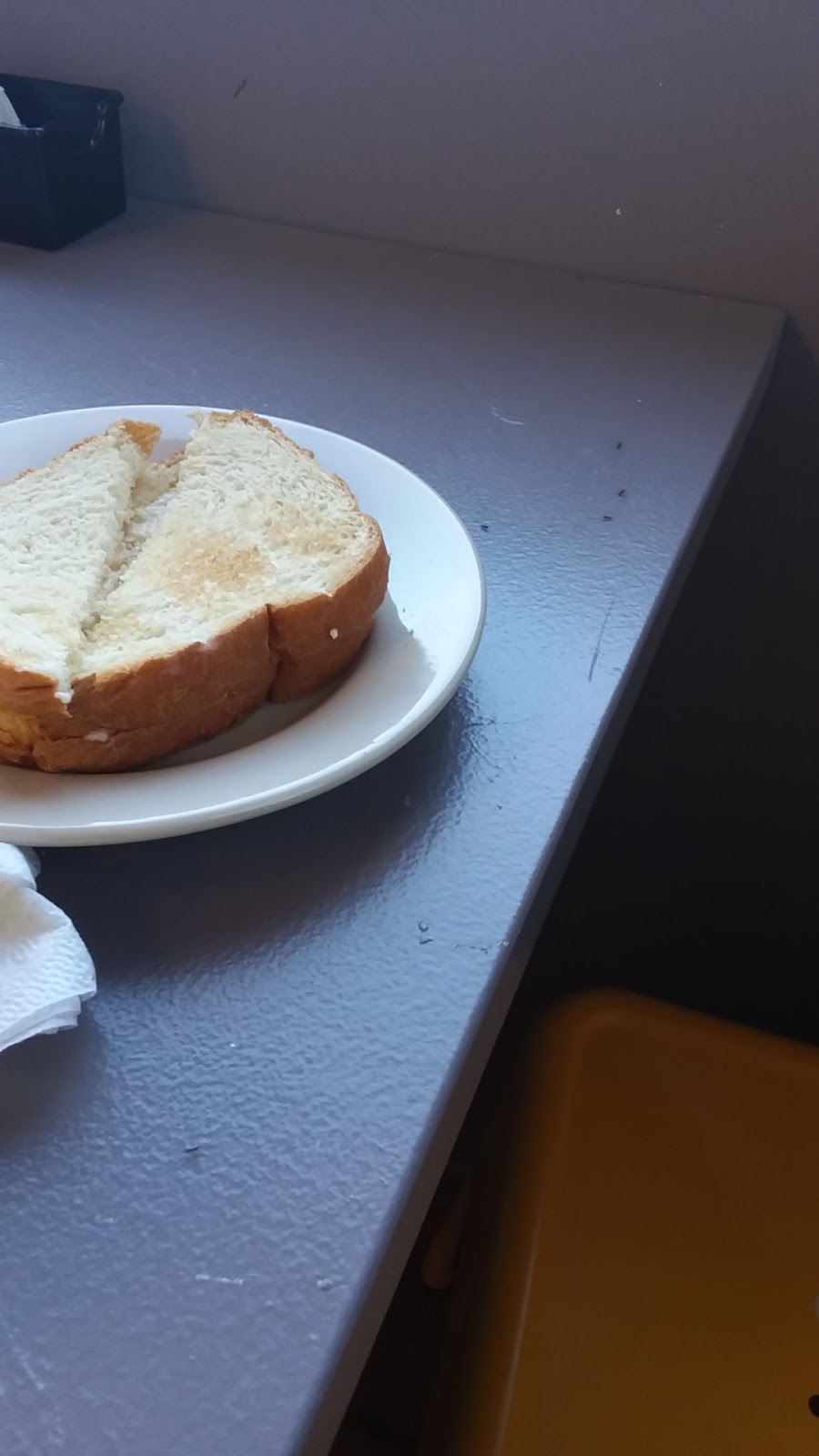 The Yellow Bee | restaurant | 802 Elma G Miles Pkwy, Hinesville, GA 31313, USA | 9123047010 OR +1 912-304-7010