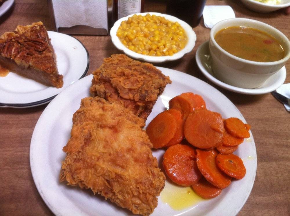 Victors Cafeteria | restaurant | 109 W Main St, New Iberia, LA 70560, USA | 3373699924 OR +1 337-369-9924