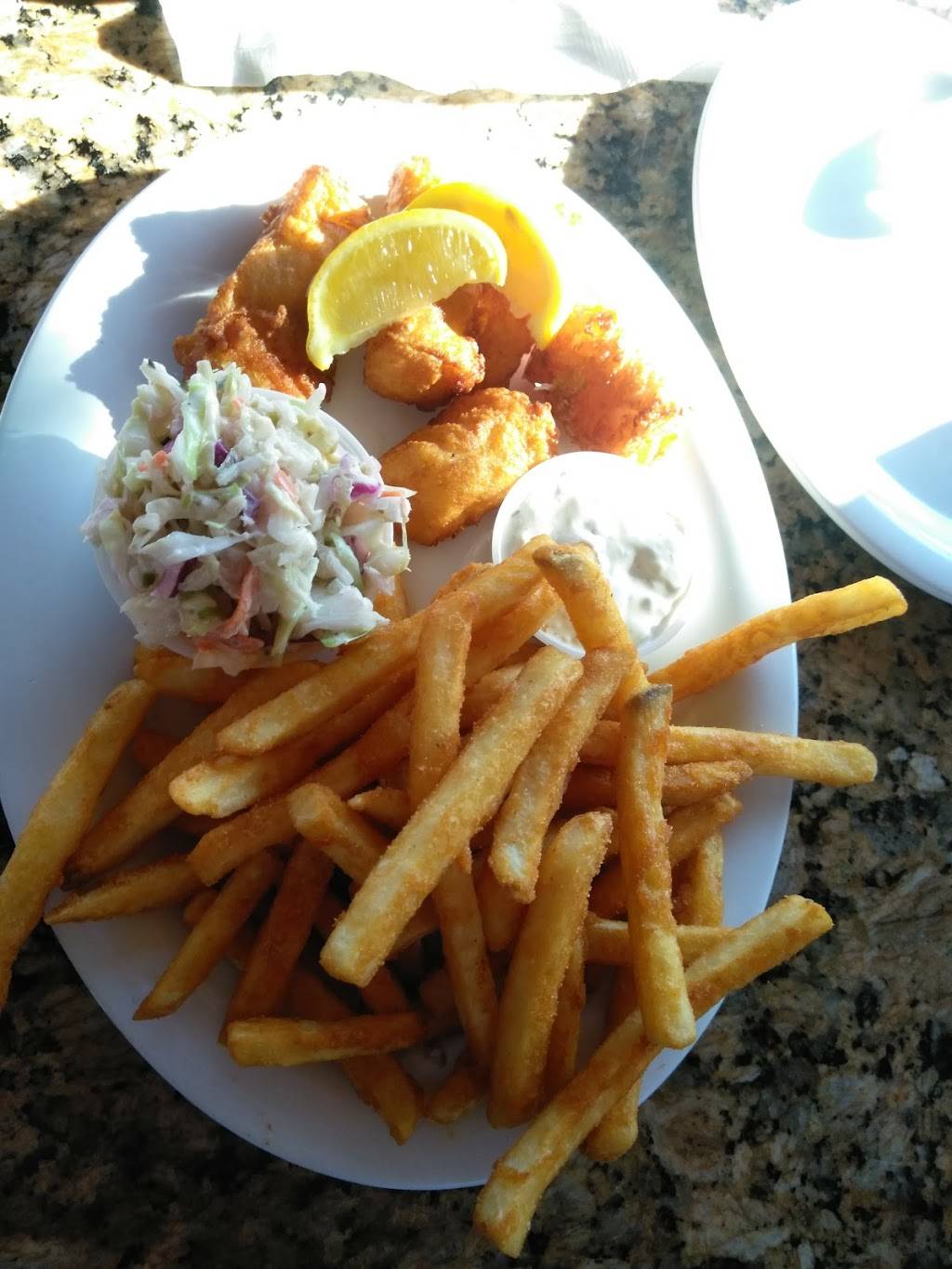 Montys Raw Bar | restaurant | 2550 S Bayshore Dr, Miami, FL 33133, USA | 3058563992 OR +1 305-856-3992