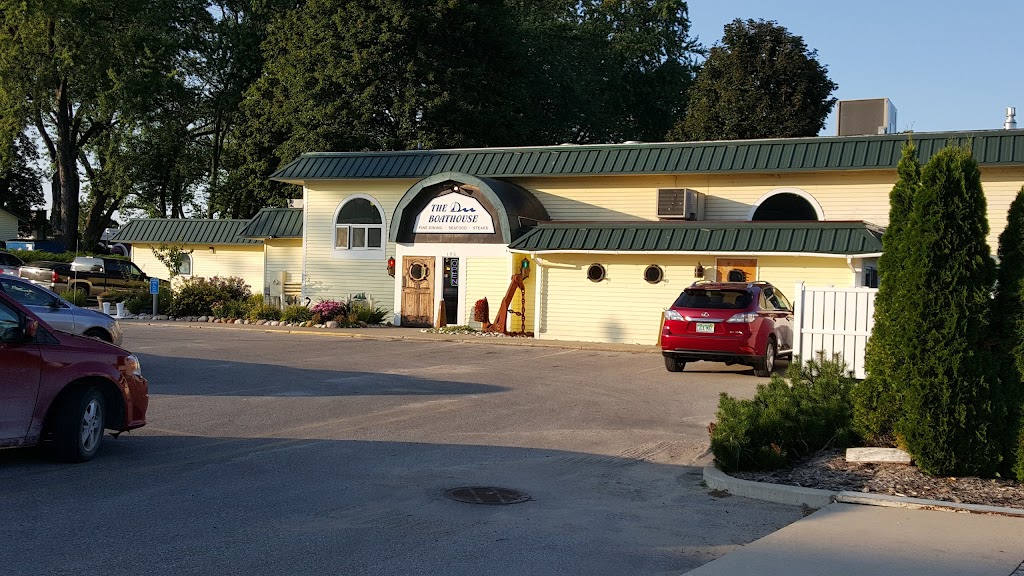 The Boathouse Pizzeria and Bar | restaurant | 106 Pine St, Cheboygan, MI 49721, USA | 2312683499 OR +1 231-268-3499