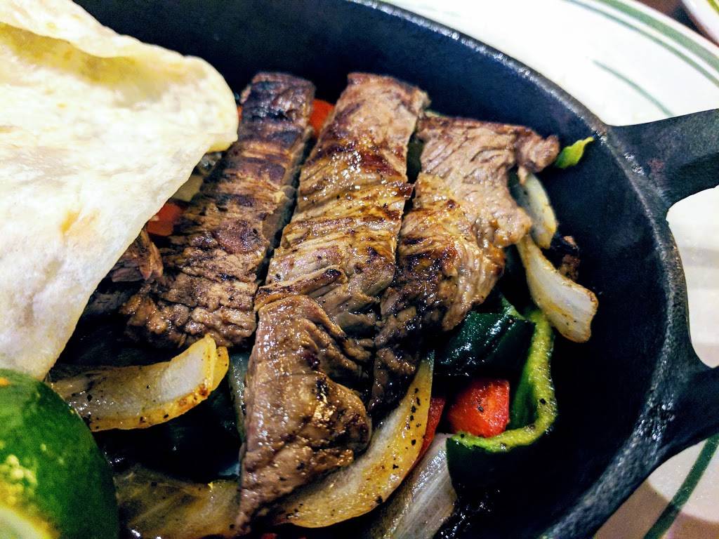 Me & Julio | restaurant | 2784 S Fish Hatchery Rd, Fitchburg, WI 53711, USA | 6082781428 OR +1 608-278-1428