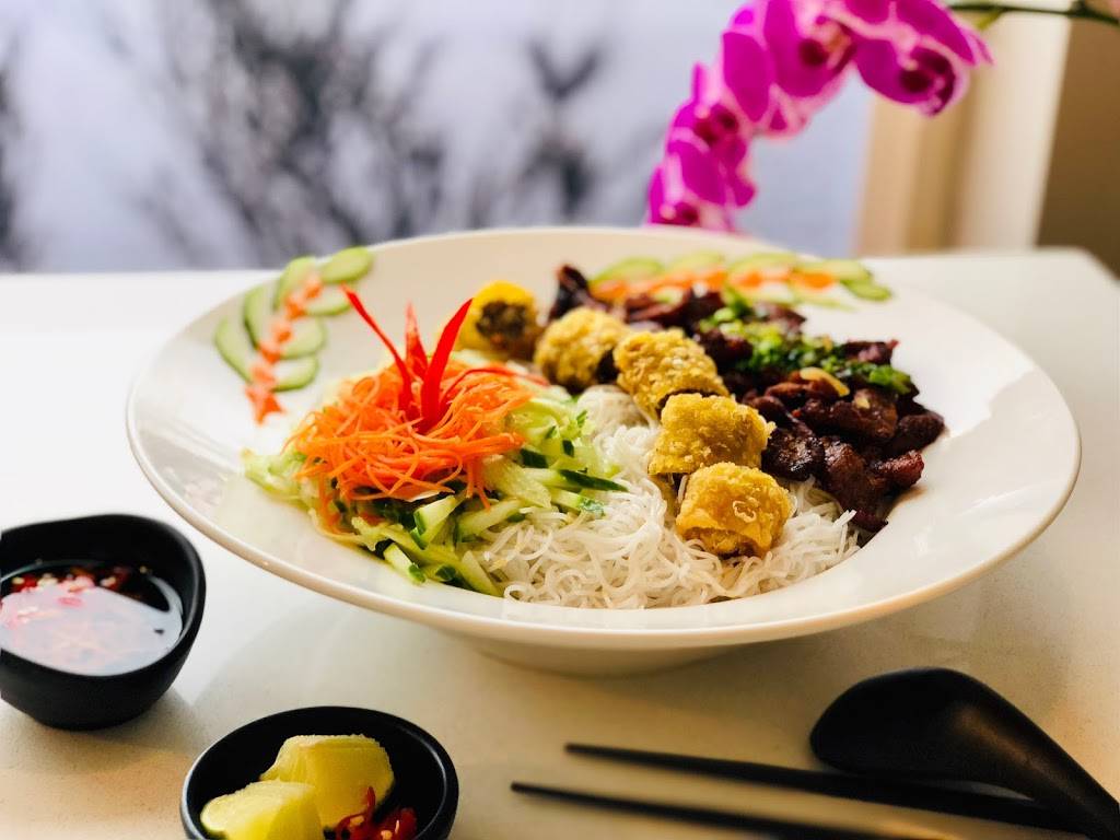 Pho 128 | restaurant | 207 Edgeley Blvd UNIT 12, Concord, ON L4K 4B5, Canada | 9056603354 OR +1 905-660-3354