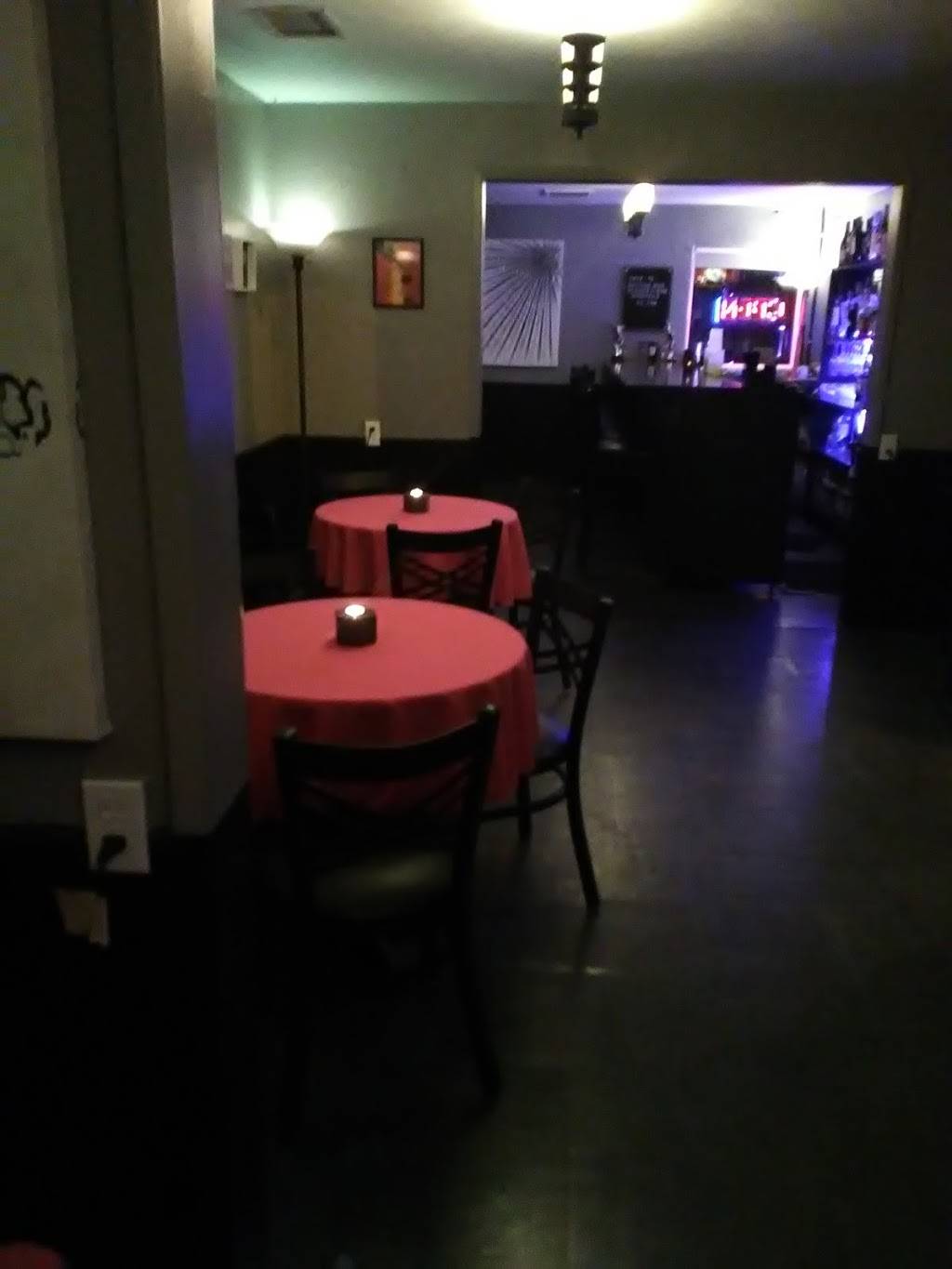 Sign of the Thymes Bistro | restaurant | 5845 W Palmaire Ave, Glendale, AZ 85301, USA | 6239315777 OR +1 623-931-5777