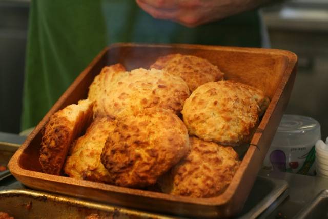 The Roost | restaurant | 59 Spruce St, Columbus, OH 43215, USA | 6142217237 OR +1 614-221-7237