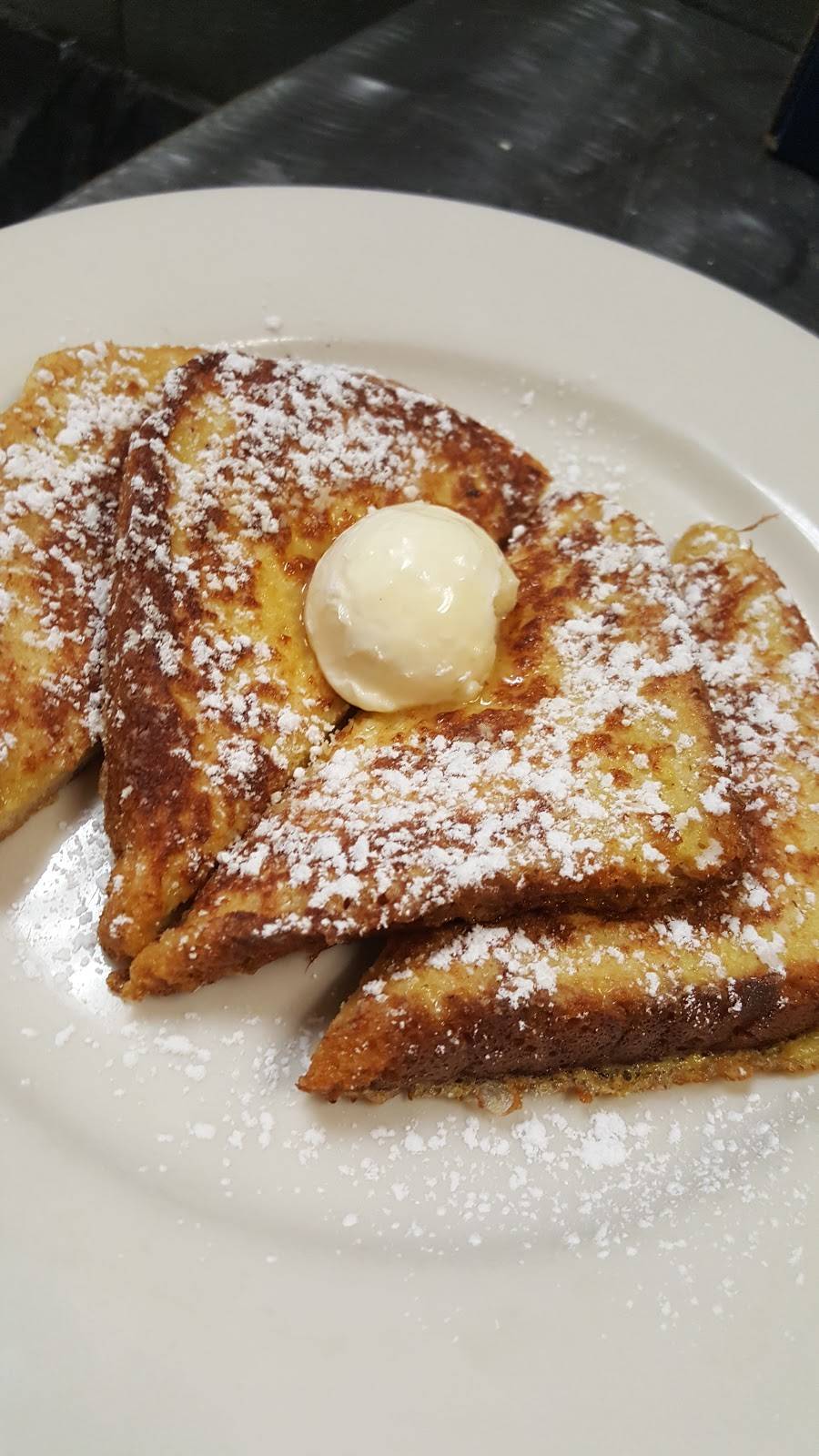 Everyones East End Grill | restaurant | 566 N Brush College Rd, Decatur, IL 62521, USA | 2173308931 OR +1 217-330-8931