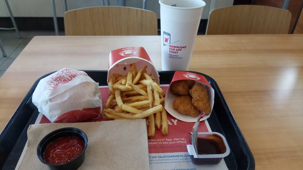 Wendys | restaurant | 3725 Sun City Center Blvd, Ruskin, FL 33573, USA | 8136336611 OR +1 813-633-6611