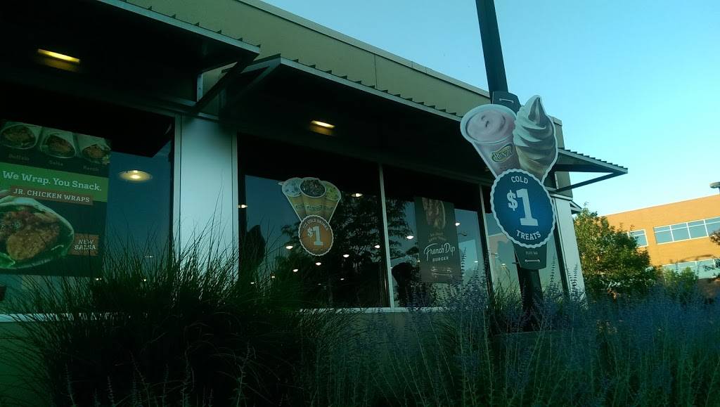 Runza Restaurant | restaurant | 17505 Gold Plaza, Omaha, NE 68130, USA | 4026979500 OR +1 402-697-9500