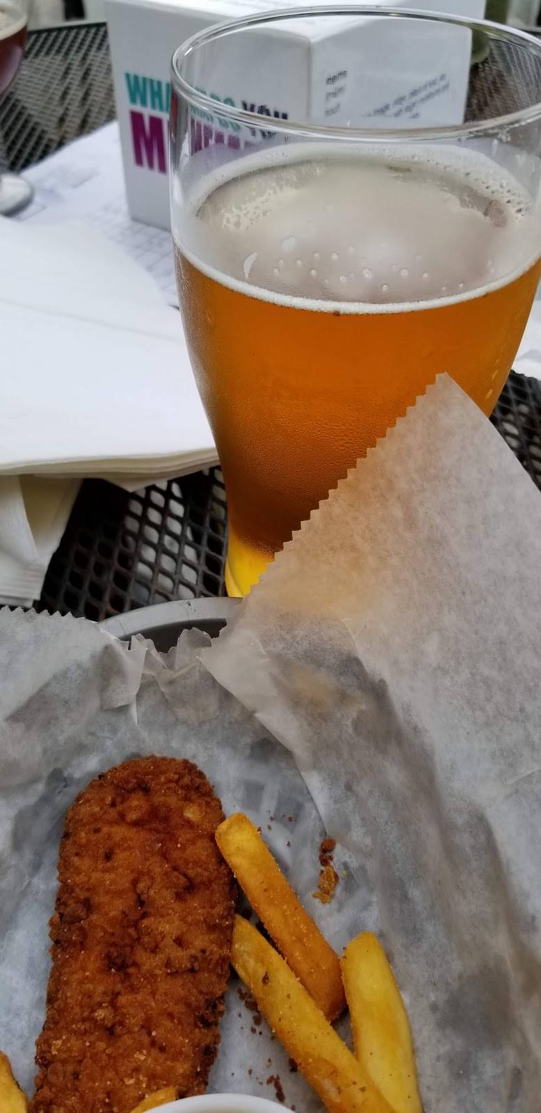 Books & Brews - Broad Ripple | restaurant | 6420 Cornell Ave, Indianapolis, IN 46220, USA | 3174931132 OR +1 317-493-1132