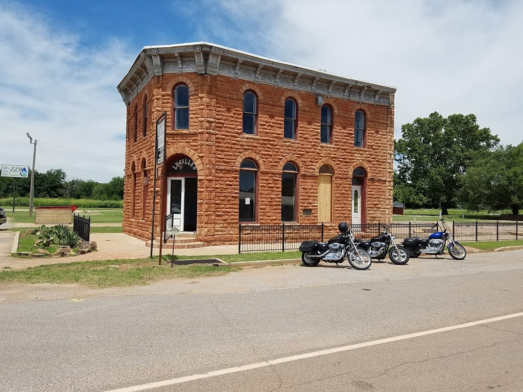 Lucilles | restaurant | 102 S Main St, Mulhall, OK 73063, USA | 4057080576 OR +1 405-708-0576