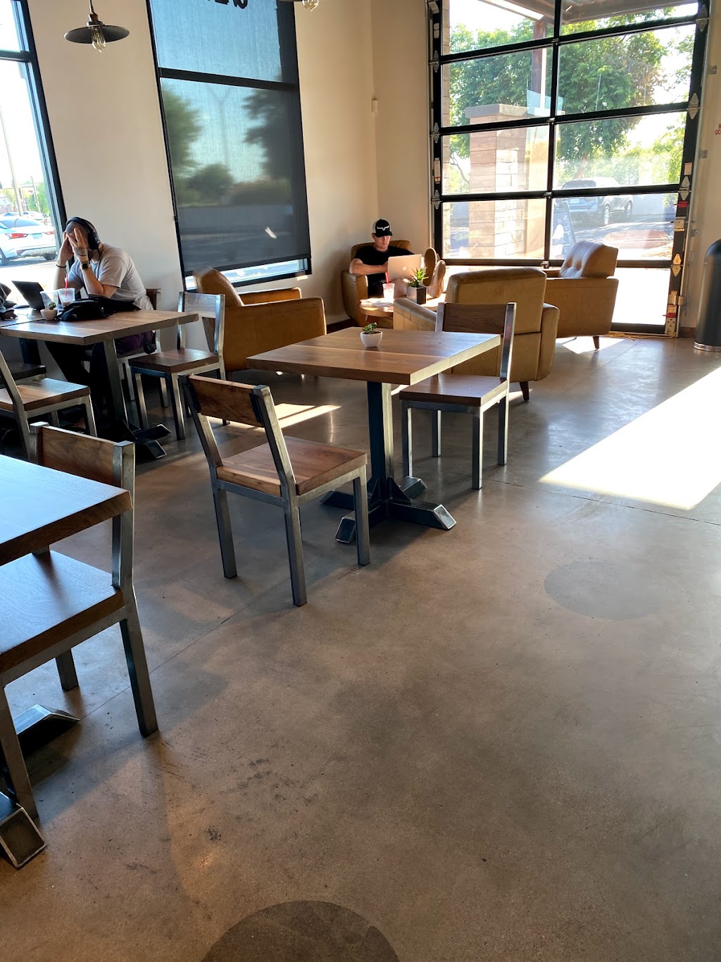 Black Rock Coffee Bar | bakery | 3015 N Dysart Rd, Avondale, AZ 85392, USA | 6234714952 OR +1 623-471-4952