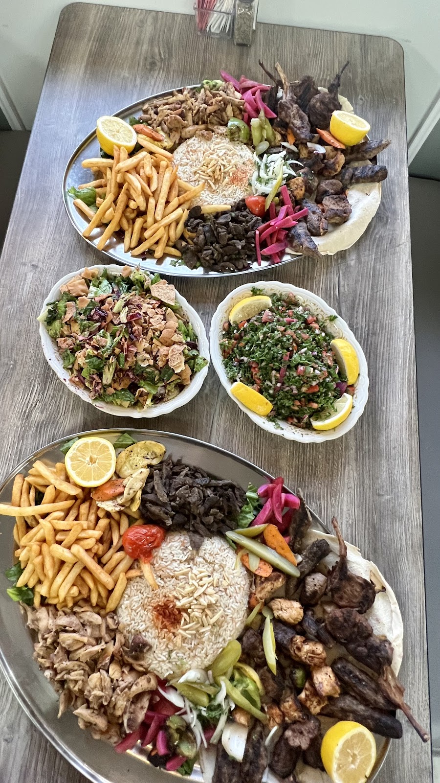 Shish Palace | restaurant | 30112 Ford Rd, Garden City, MI 48135, USA | 7349566322 OR +1 734-956-6322