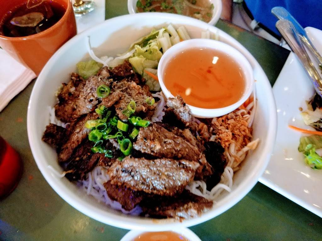 Pho Binh | restaurant | 2916 White Oak Dr, Houston, TX 77007, USA | 8328308900 OR +1 832-830-8900