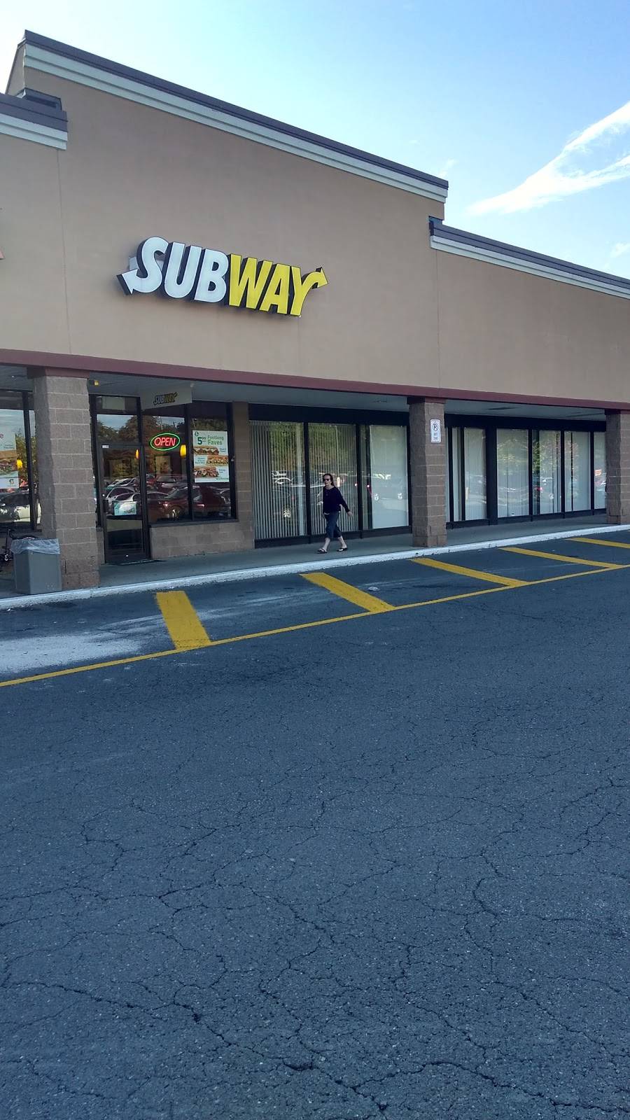 Subway | restaurant | 77 Vandenburgh Ave, Troy, NY 12180, USA | 5182722727 OR +1 518-272-2727