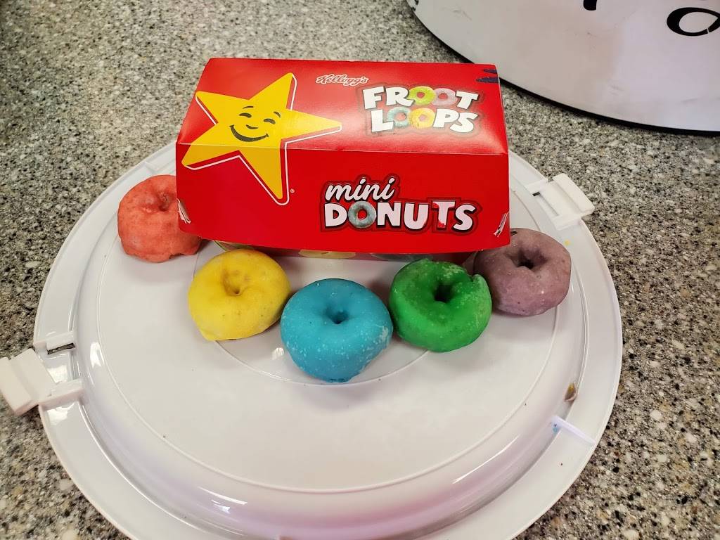 Hardees | restaurant | 200 W Main St, Pilot Mountain, NC 27041, USA | 3363685787 OR +1 336-368-5787