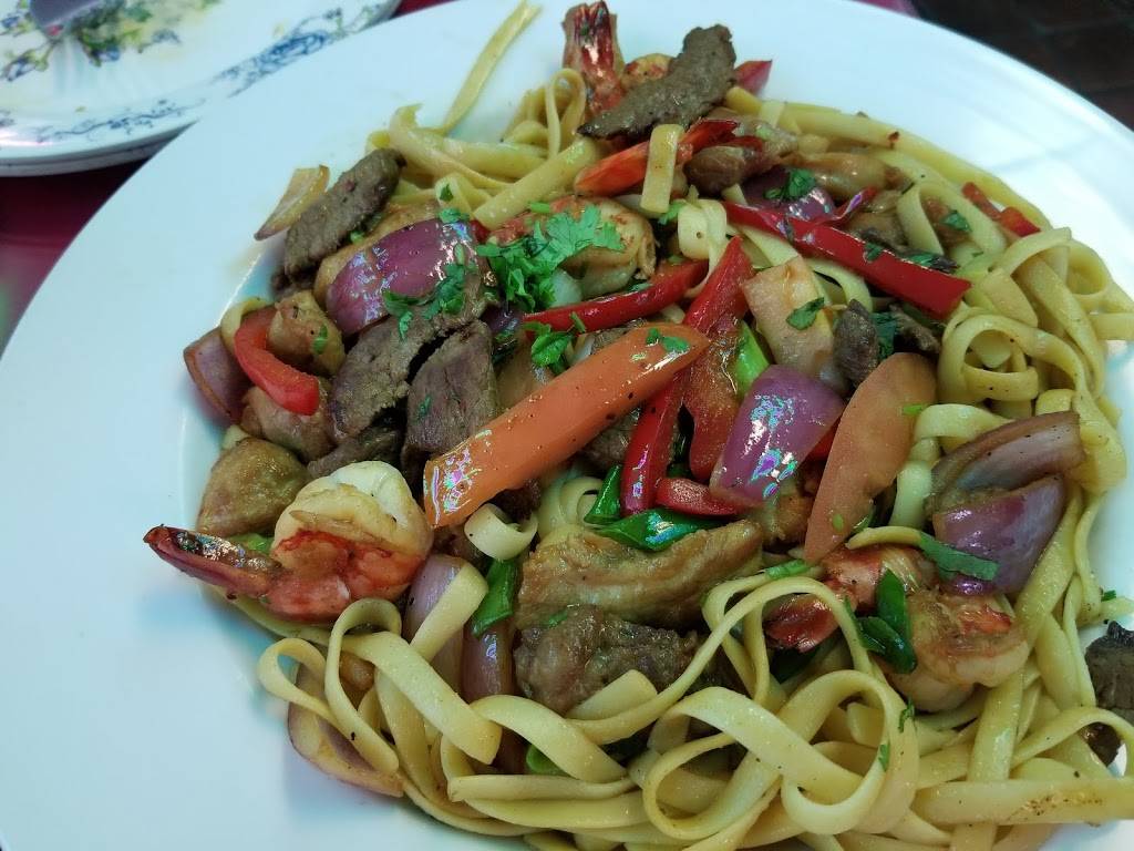 Parrillas Cholito | restaurant | 12121 Paramount Blvd, Downey, CA 90242, USA | 5626229389 OR +1 562-622-9389