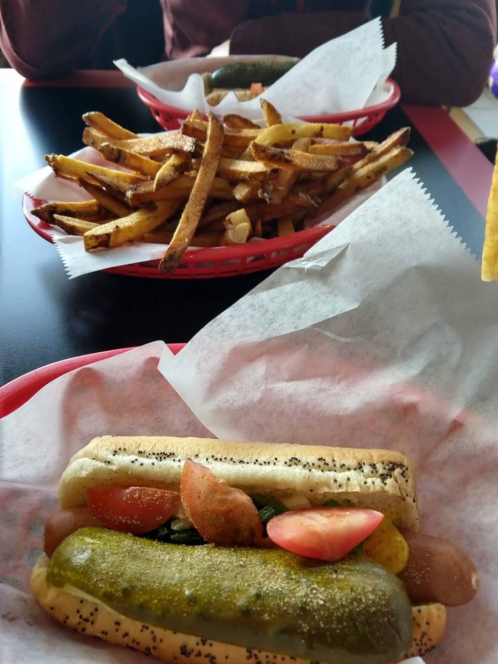 Hot"G"Dog | restaurant | 5009 N Clark St, Chicago, IL 60640, USA | 7732093360 OR +1 773-209-3360