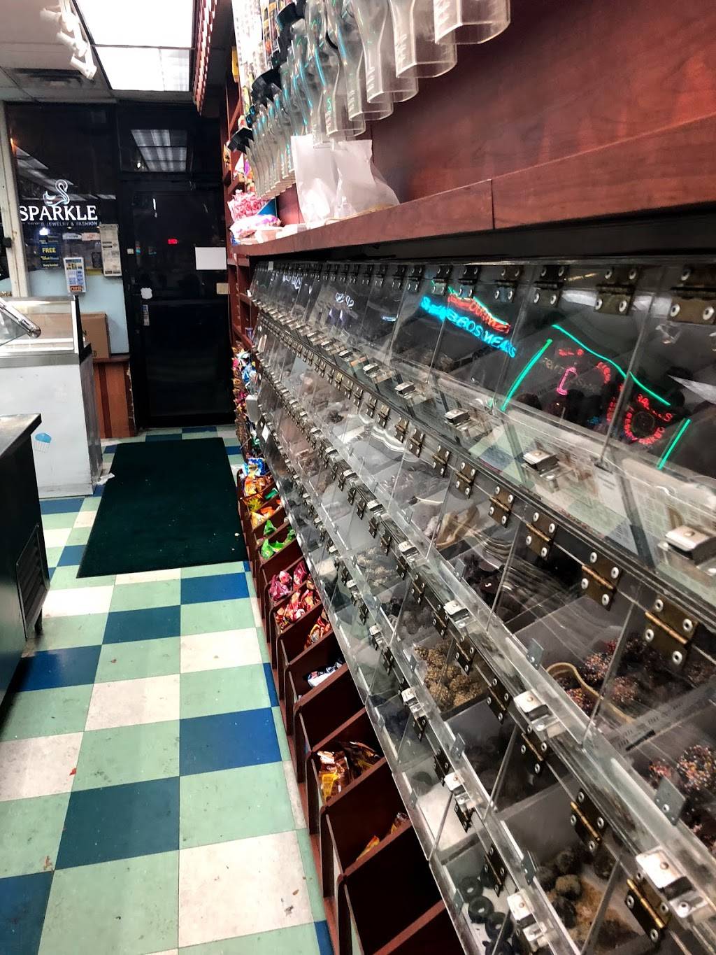 Flaums Appetizing | restaurant | 40 Lee Ave, Brooklyn, NY 11211, USA | 7183877934 OR +1 718-387-7934