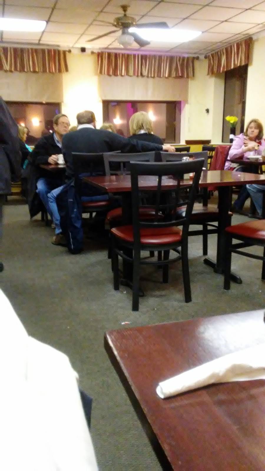 Waffle & Pancake House | restaurant | 11 Truman Street, Charleston, MO 63834, USA | 5736834841 OR +1 573-683-4841