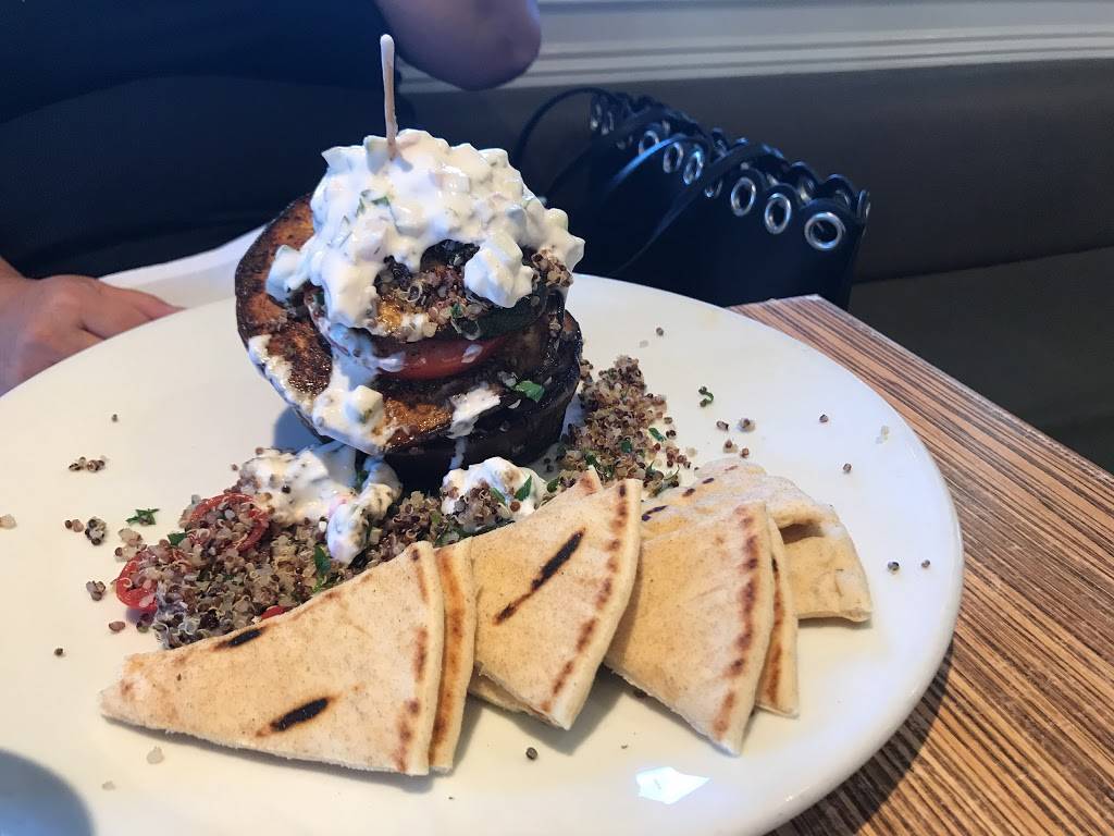 Public House | restaurant | 41971 Main St, Temecula, CA 92590, USA | 9516767305 OR +1 951-676-7305