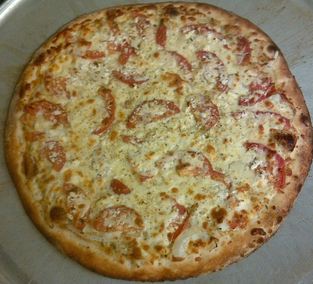 Robertos Pizzeria | restaurant | 232 High St, Southampton, ON N0H 2L0, Canada | 5197973787 OR +1 519-797-3787