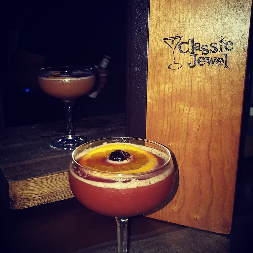 Classic Jewel | restaurant | 353 E Bonneville Ave, Las Vegas, NV 89101, USA | 7027226750 OR +1 702-722-6750