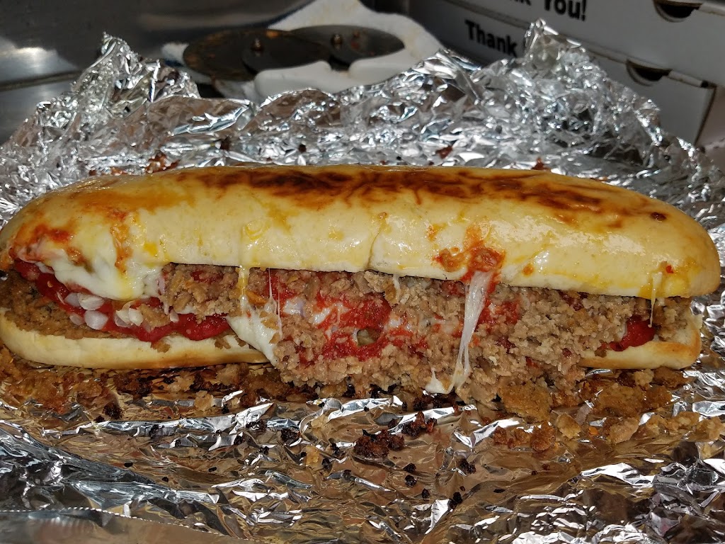 Fat Santas Pizza & More | restaurant | 15 Cedar Ln, Santa Claus, IN 47579, USA | 8125443338 OR +1 812-544-3338