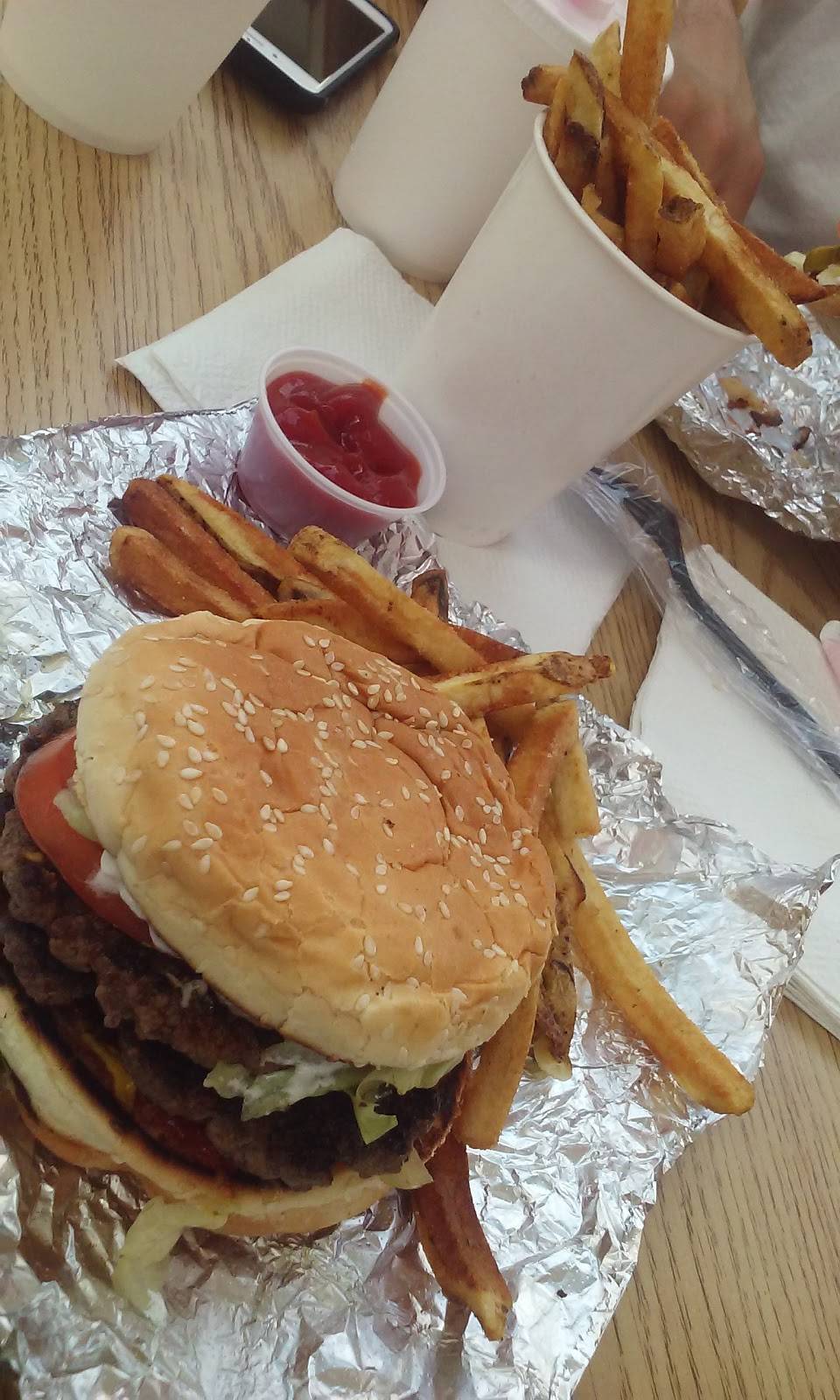 Five Guys | meal takeaway | 220 Easton Town Center, Columbus, OH 43219, USA | 6145325985 OR +1 614-532-5985