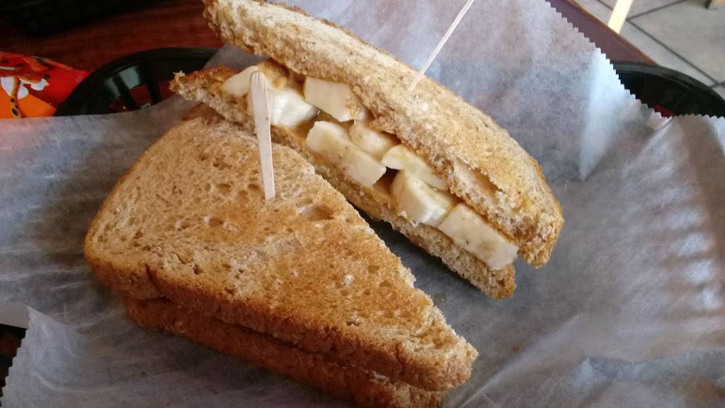 Wienerschnitzel | restaurant | 315 S Main St, Corona, CA 92882, USA | 9518080946 OR +1 951-808-0946