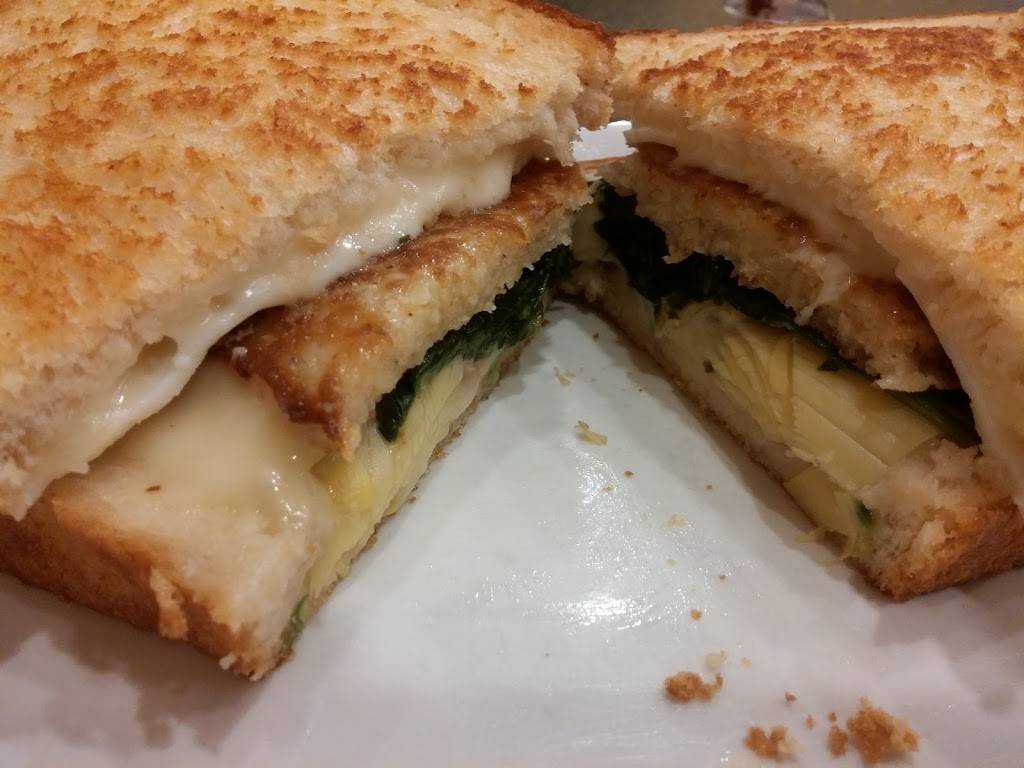 Brady Js | restaurant | 24 Maple Ave, Bloomfield, NY 14469, USA | 5856574611 OR +1 585-657-4611