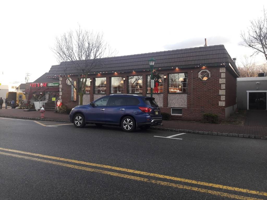 SKF Valley Diner | restaurant | 267 Closter Dock Rd, Closter, NJ 07624, USA | 2017677530 OR +1 201-767-7530