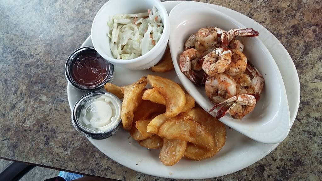The Fish Dock at Pelican Point | restaurant | 1398 Sapelo Ave NE, Crescent, GA 31304, USA | 9128324295 OR +1 912-832-4295