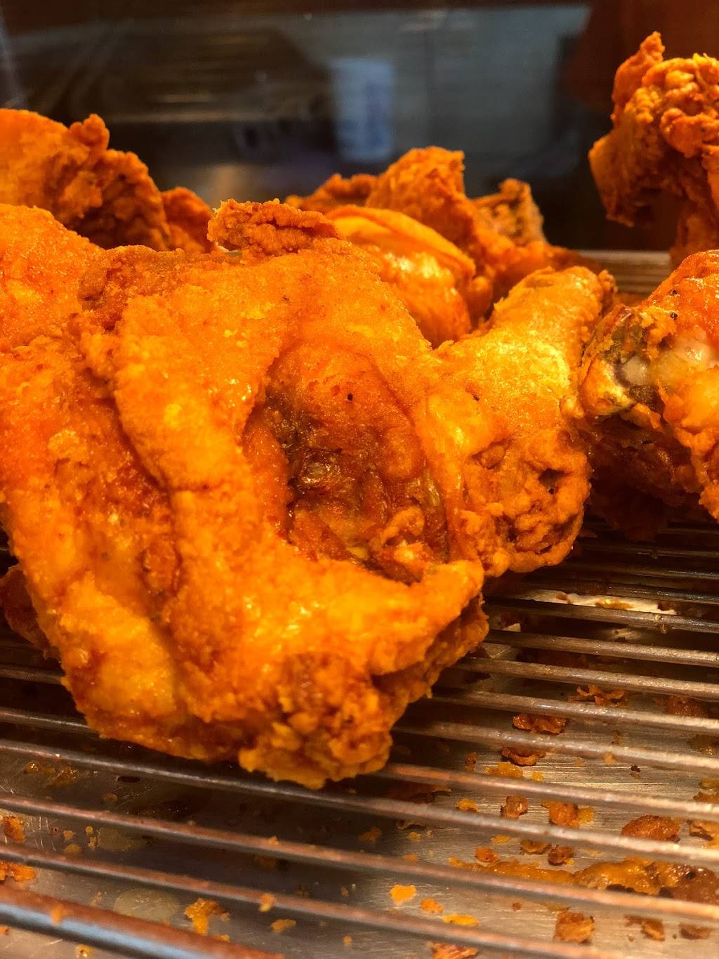 Dallas Chicken & Biscuits | meal takeaway | 2027 Lexington Ave, New York, NY 10035, USA | 9172615452 OR +1 917-261-5452