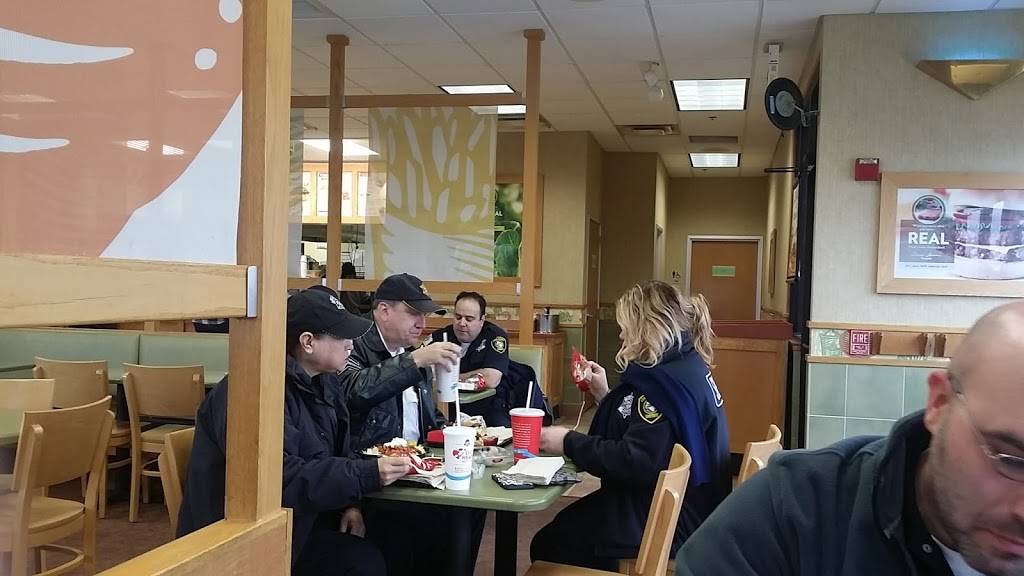 Wendys | restaurant | 16737 South La Grange Road, Orland Hills, IL 60487, USA | 7084032189 OR +1 708-403-2189