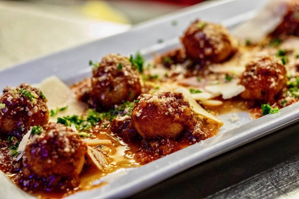 Mamma Mia Italian Restaurant | restaurant | 1418 18th St, Bakersfield, CA 93301, USA | 6614930433 OR +1 661-493-0433