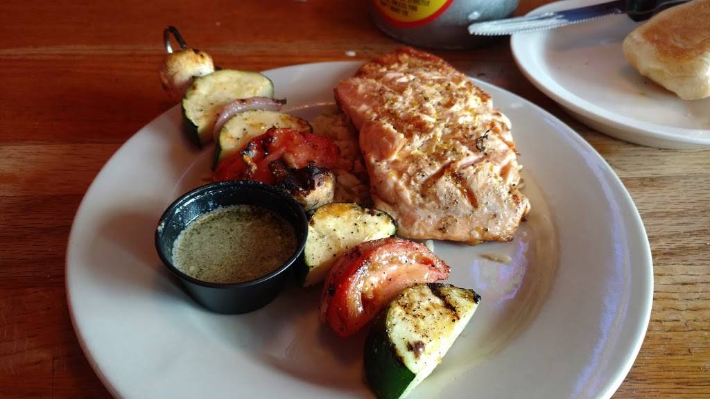 Logans Roadhouse | restaurant | 1395 Interstate Dr, Cookeville, TN 38501, USA | 9315269595 OR +1 931-526-9595