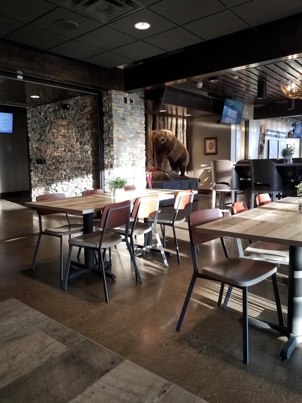 Blue Rock Bar & Grill | restaurant | 4021 Bobhalla Dr, Sioux Falls, SD 57107, USA | 6052712500 OR +1 605-271-2500