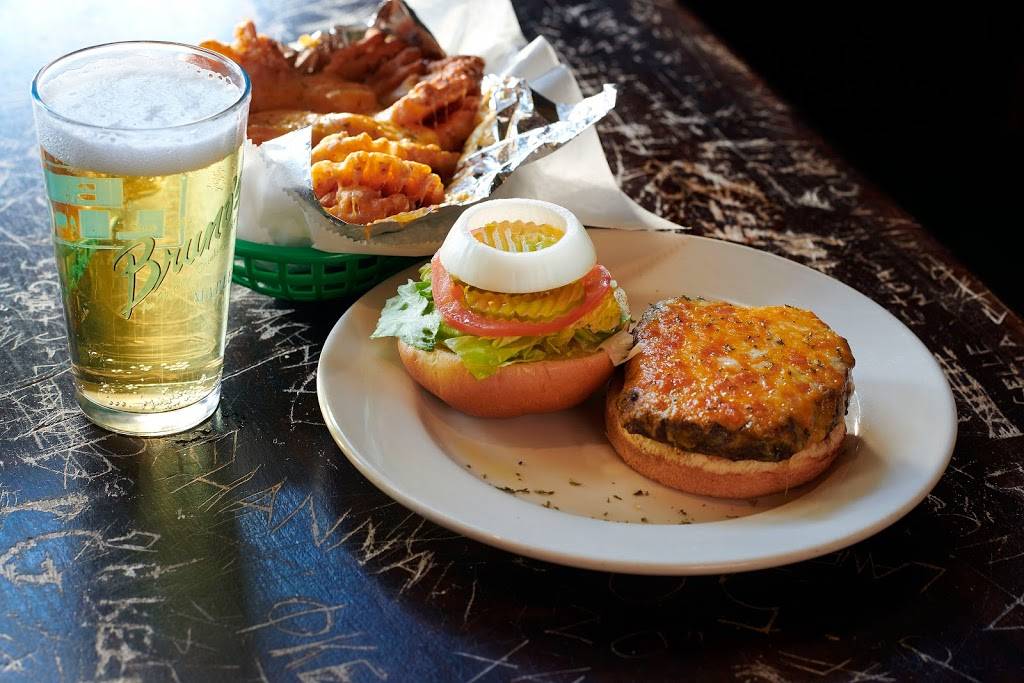 Brunos Tavern | restaurant | 7538 Maple St, New Orleans, LA 70118, USA | 5048617615 OR +1 504-861-7615