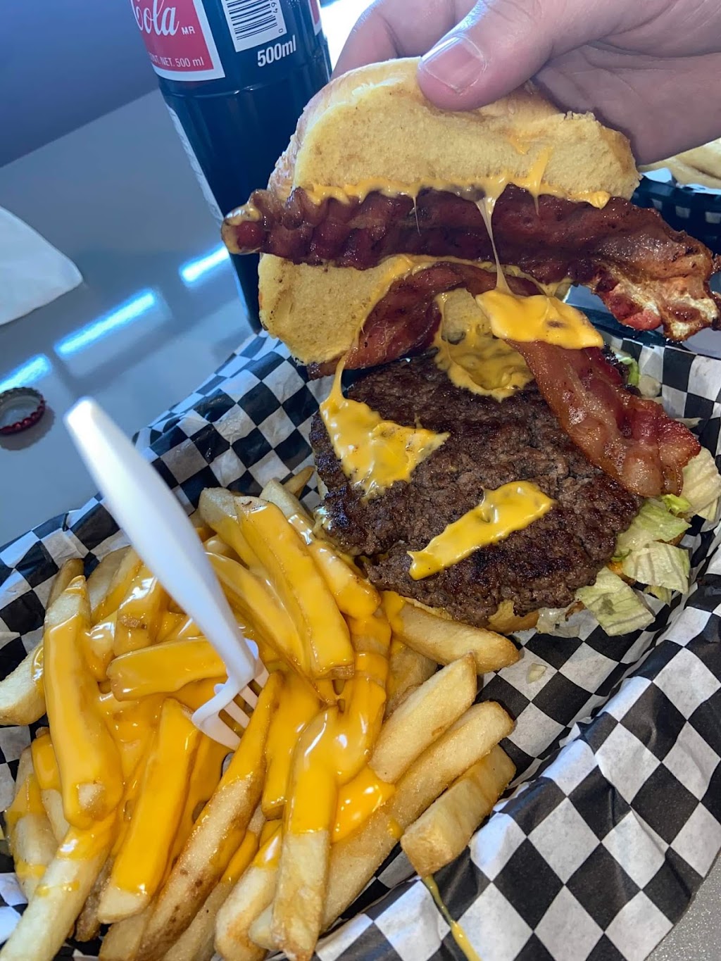 Hippo Burgers | restaurant | 1310 Northpark Dr, Kingwood, TX 77339, USA | 2817477143 OR +1 281-747-7143