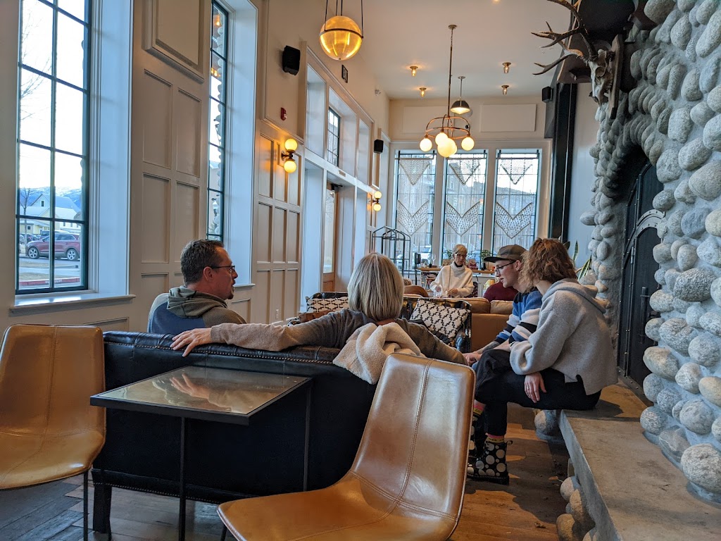 Wesley & Rose Lobby Bar | restaurant | 1012 Front Loop #1, Buena Vista, CO 81211, USA | 7199667048 OR +1 719-966-7048