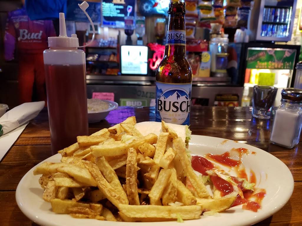 Boomerangs Bar & Grille Inc | restaurant | 17705 Old Turnpike Road, Millmont, PA 17845, USA | 5709221232 OR +1 570-922-1232