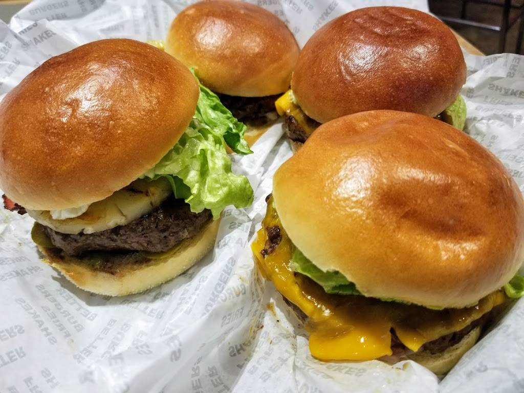 South St. Burger | restaurant | 743 St Clair Ave W, Toronto, ON M6C 1B4, Canada | 6473526523 OR +1 647-352-6523