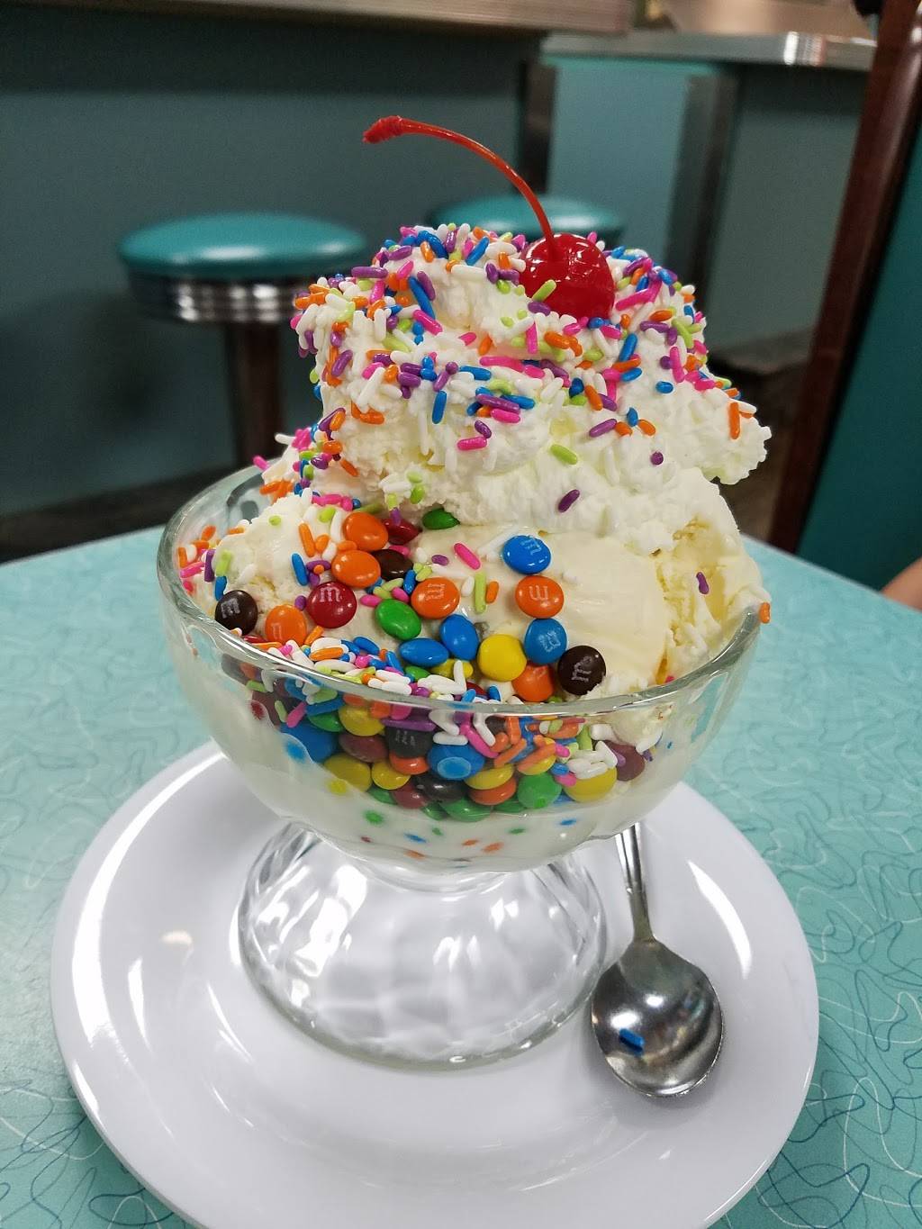 Krischs | restaurant | 11 Central Ave, Massapequa, NY 11758, USA | 5167973149 OR +1 516-797-3149