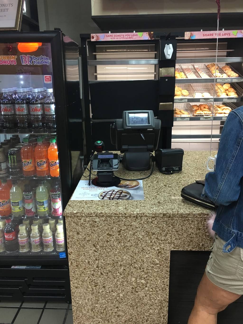 Dunkin | bakery | 7003 Taft St, Hollywood, FL 33024, USA | 9549611999 OR +1 954-961-1999