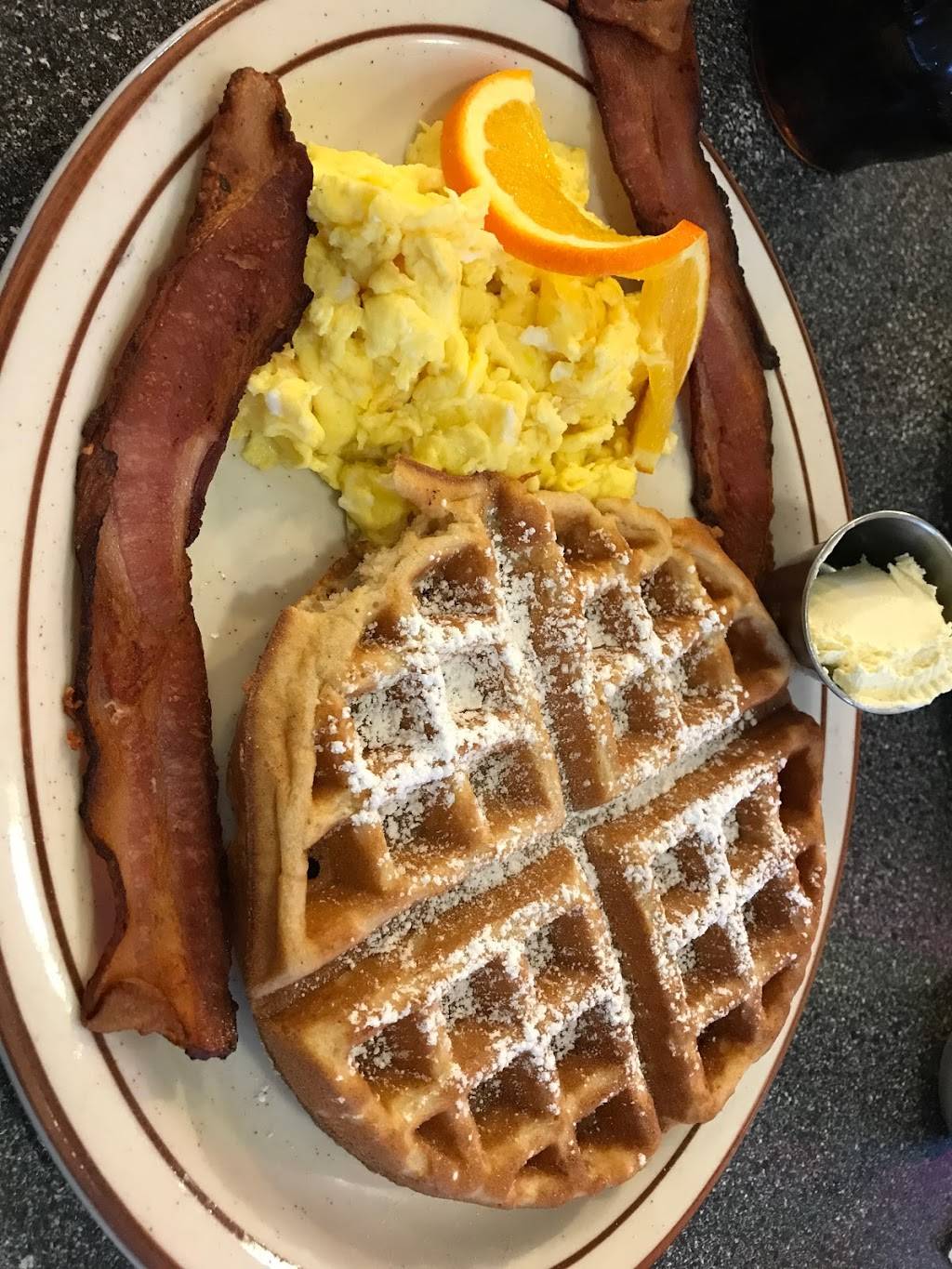 Chubbys Diner | restaurant | 6451 N Blackstone Ave, Fresno, CA 93710, USA | 5594489999 OR +1 559-448-9999