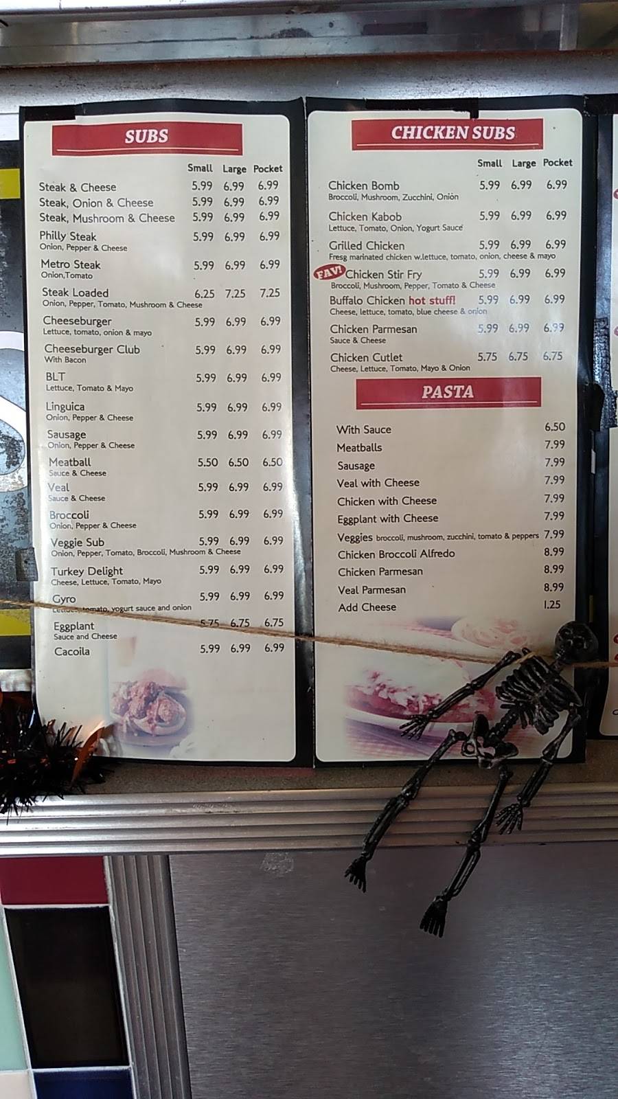 Metro Pizza & Sandwiches | restaurant | 933 Belleville Ave, New Bedford, MA 02745, USA | 5089953338 OR +1 508-995-3338