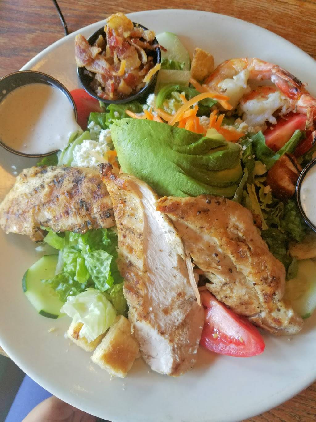 Dogfish Head Alehouse | restaurant | 6220 Leesburg Pike, Falls Church, VA 22044, USA | 7035343342 OR +1 703-534-3342