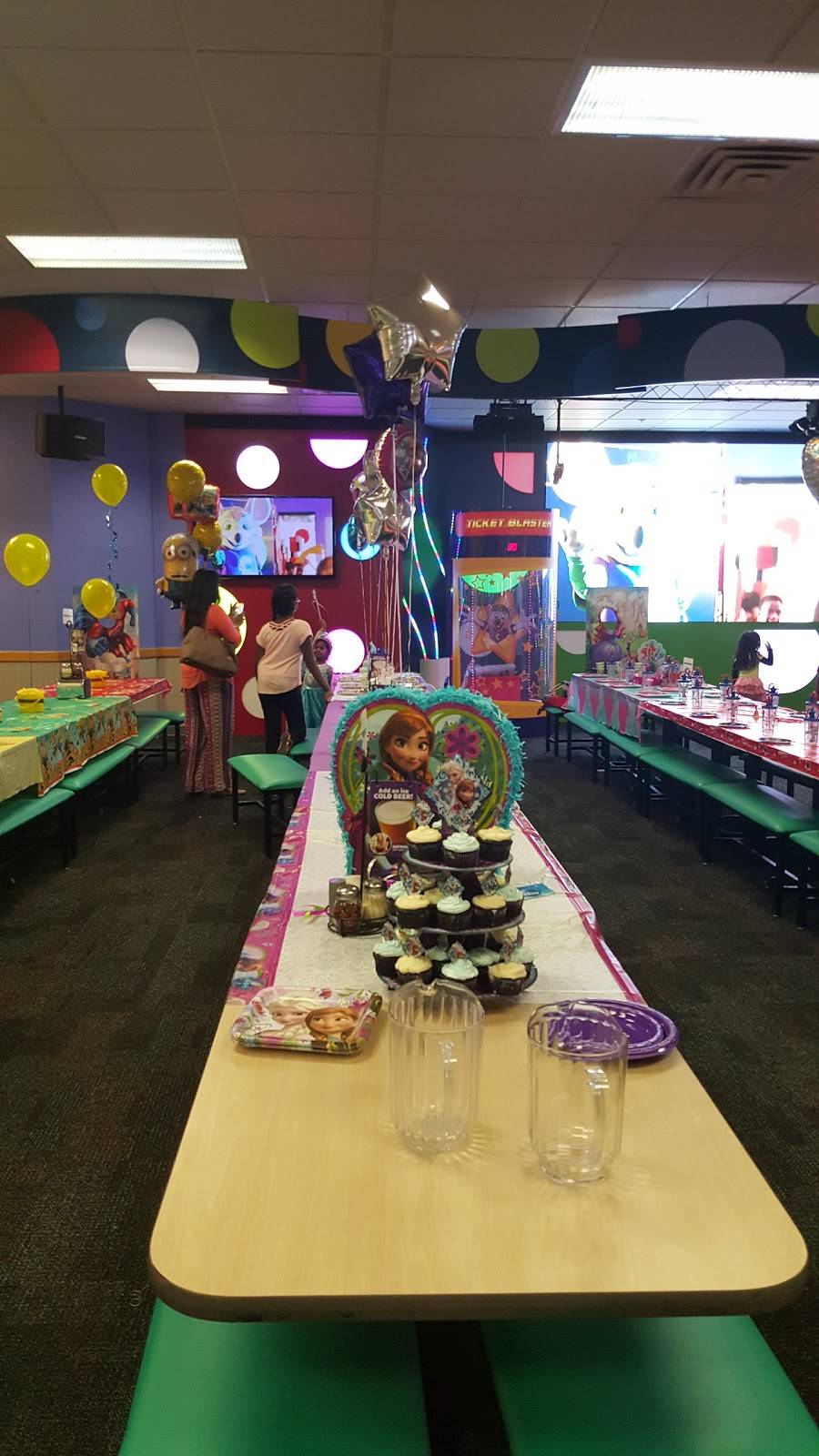 Chuck E. Cheeses | restaurant | 6874 Ingram Rd, San Antonio, TX 78238, USA | 2106803786 OR +1 210-680-3786