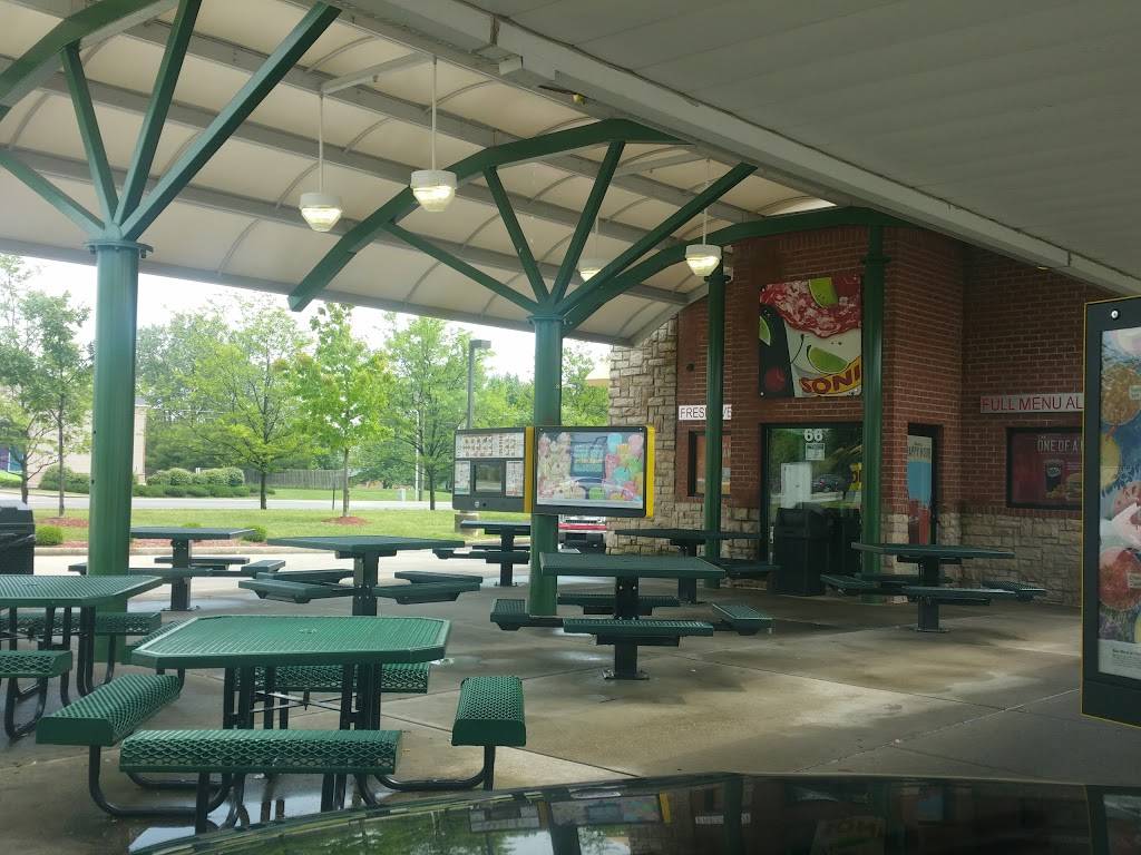 Sonic Drive-In | restaurant | 66 S Raceway Rd, Indianapolis, IN 46231, USA | 3172724379 OR +1 317-272-4379